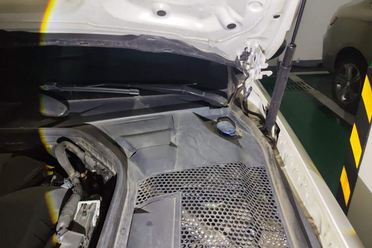 Used Mercedes-Benz C-Class 2021 C 260 L Sport Edition Star Collection Engine Bay Left