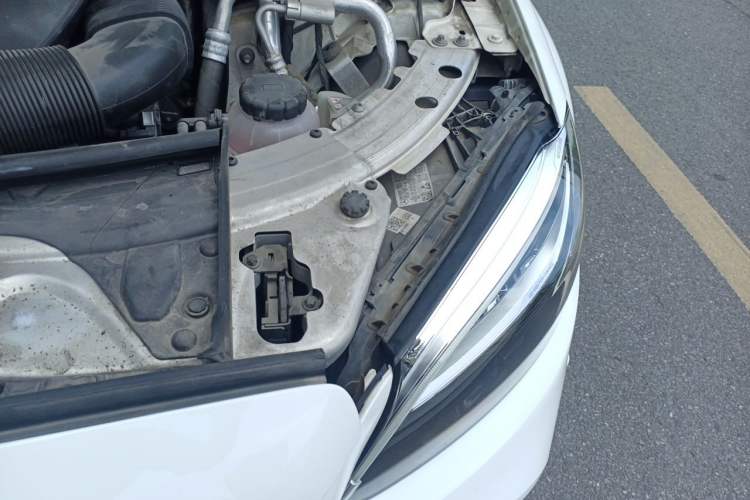 Used Mercedes-Benz C-Class 2021 C 260 L Sport Edition Engine Bay Left