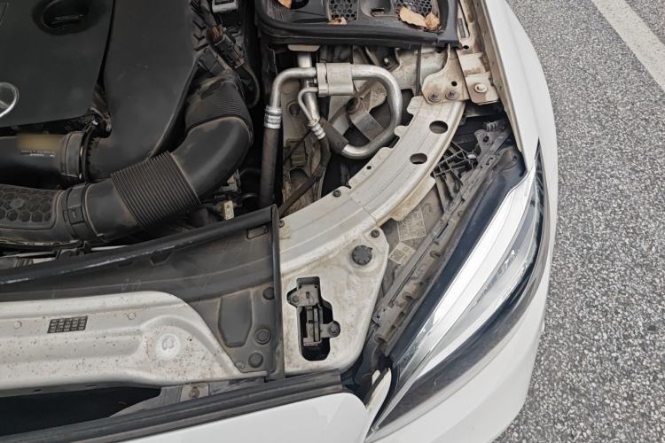 Used Mercedes-Benz C-Class 2021 C 200 L Fashion Edition Sport Version Engine Bay Left