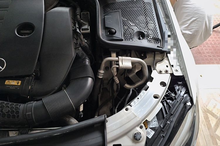 Used Mercedes-Benz C-Class 2021 C 200 L Fashion Edition Sport Version Engine Bay Left