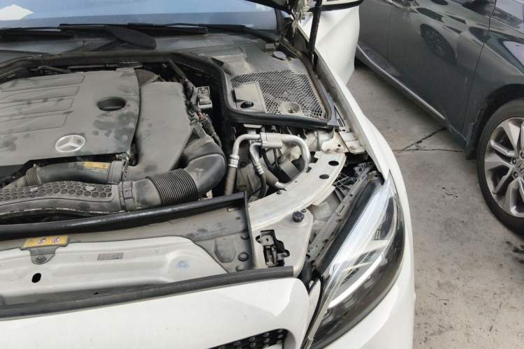 Used Mercedes-Benz C-Class 2021 C 200 L Fashion Edition Sport Version Engine Bay Left