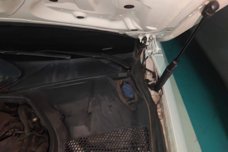 Used Mercedes-Benz C-Class 2021 C 260 L Sport Edition Star Collection Engine Bay Left