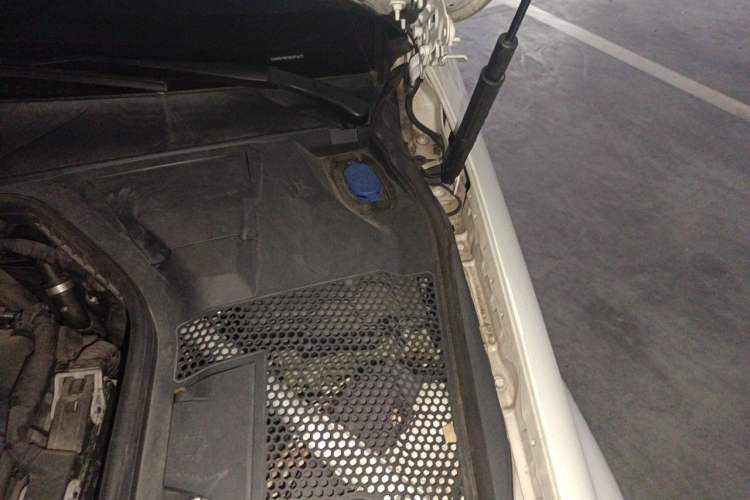 Used Mercedes-Benz C-Class 2021 C 260 L Sport Edition Engine Bay Left