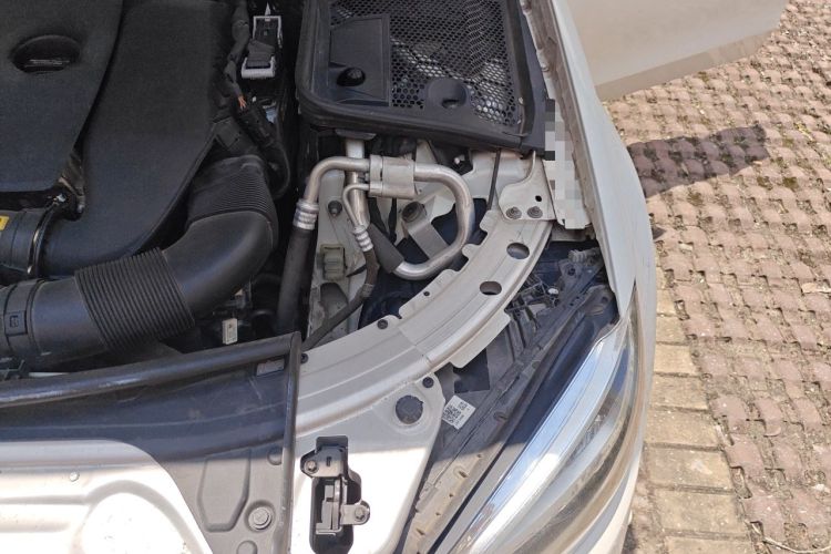 Used Mercedes-Benz C-Class 2021 C 200 L Fashion Edition Sport Version Engine Bay Left