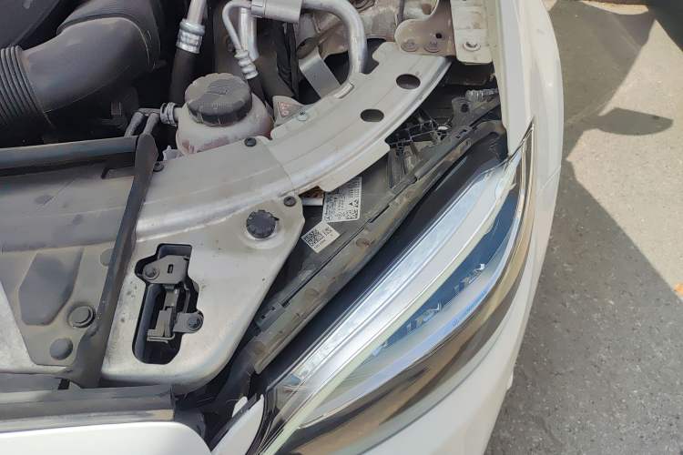 Used Mercedes-Benz C-Class 2021 C 260 L Sport Edition Engine Bay Left