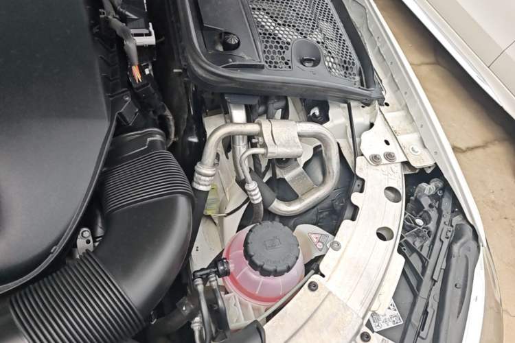 Used Mercedes-Benz C-Class 2021 C 260 L Sport Edition Engine Bay Left