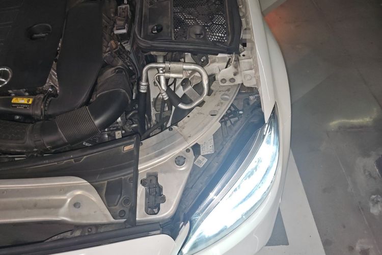 Used Mercedes-Benz C-Class 2021 C 200 L Fashion Edition Sport Version Engine Bay Left