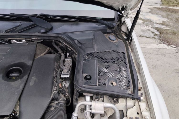 Used Mercedes-Benz C-Class 2021 C 200 L Fashion Edition Sport Version Engine Bay Left