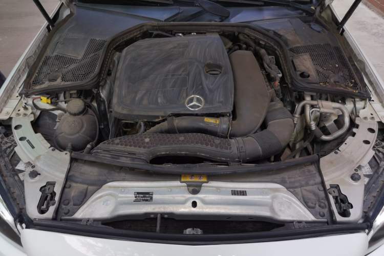 Used Mercedes-Benz C-Class 2021 C 200 L Fashion Model Engine Bay