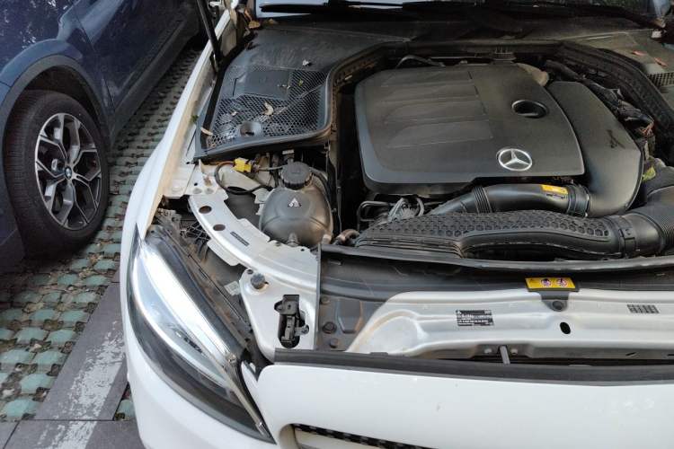 Used Mercedes-Benz C-Class 2021 C 200 L Fashion Model Engine Bay Right