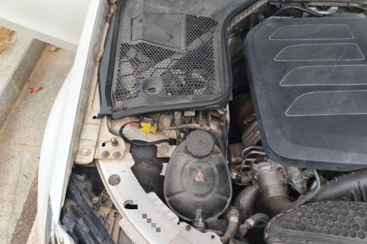 Used Mercedes-Benz C-Class 2021 C 200 L Fashion Model Engine Bay Right