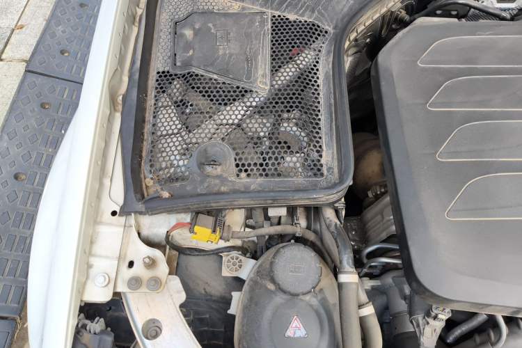 Used Mercedes-Benz C-Class 2021 C 260 L Sport Edition Engine Bay Right