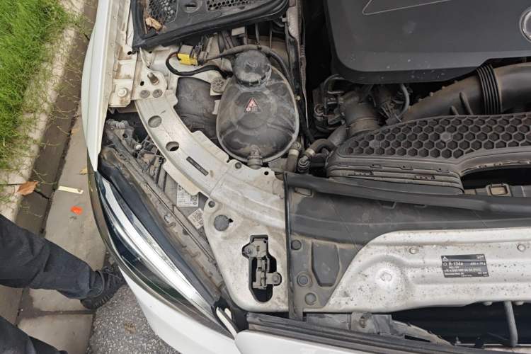 Used Mercedes-Benz C-Class 2021 C 200 L Fashion Edition Sport Version Engine Bay Right