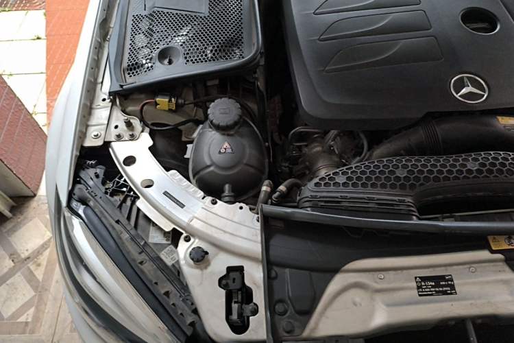 Used Mercedes-Benz C-Class 2021 C 200 L Fashion Edition Sport Version Engine Bay Right