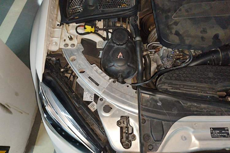 Used Mercedes-Benz C-Class 2021 C 260 L Sport Edition Star Collection Engine Bay Right