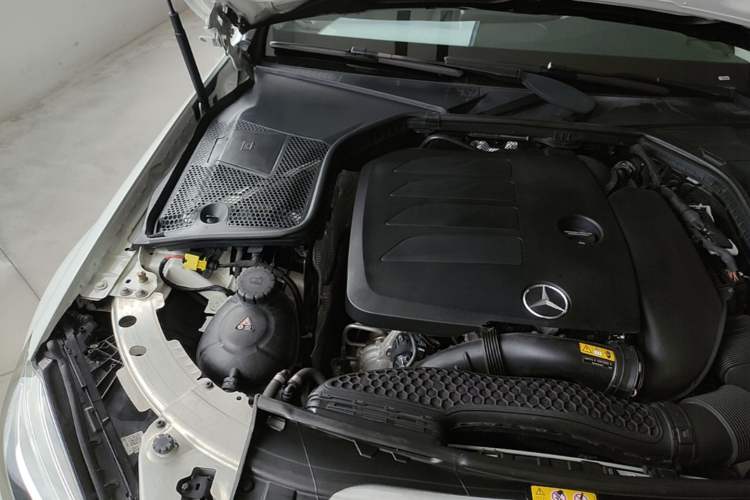 Used Mercedes-Benz C-Class 2021 C 200 L Fashion Edition Sport Version Engine Bay Right