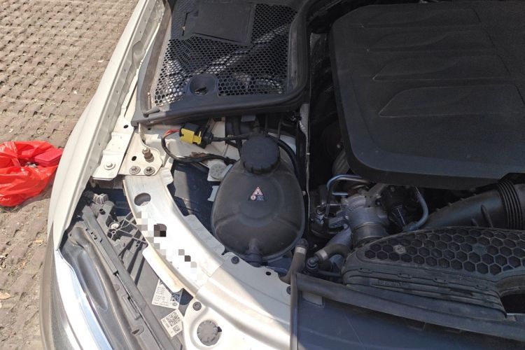 Used Mercedes-Benz C-Class 2021 C 200 L Fashion Edition Sport Version Engine Bay Right