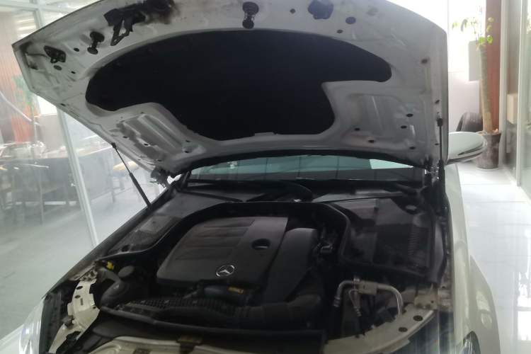 Used Mercedes-Benz C-Class 2021 C 200 L Fashion Edition Sport Version Engine Bay