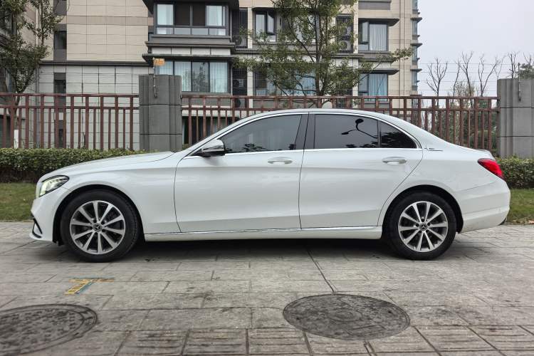 Used Mercedes-Benz C-Class 2021 C 200 L Fashion Model Exterior 2
