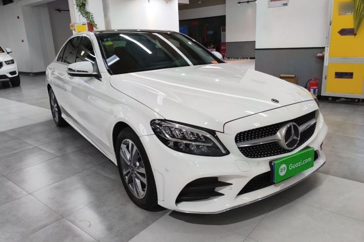 Used Mercedes-Benz C-Class 2021 C 200 L Fashion Edition Sport Version Front Right 45 Deg