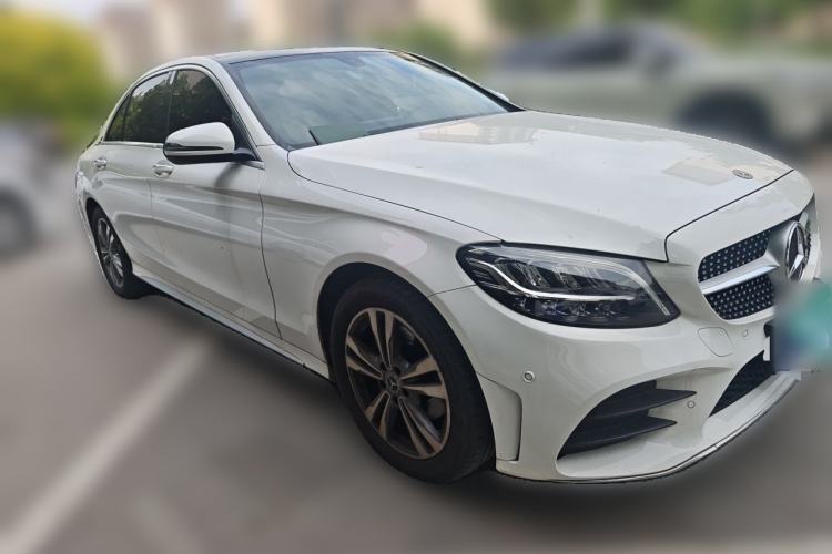 Used Mercedes-Benz C-Class 2021 C 200 L Fashion Edition Sport Version Front Right 45 Deg