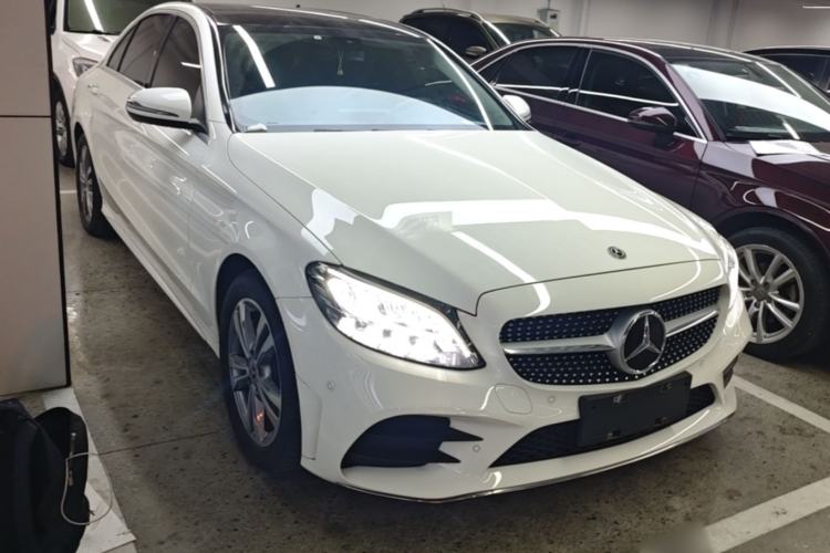Used Mercedes-Benz C-Class 2021 C 200 L Fashion Edition Sport Version Front Right 45 Deg