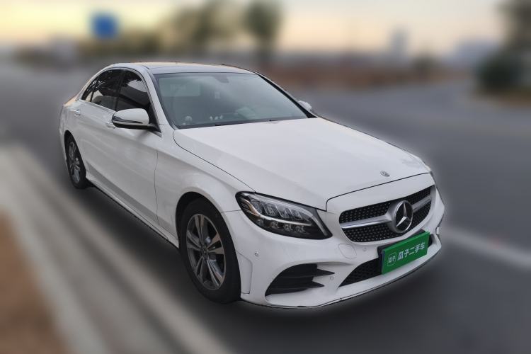 Used Mercedes-Benz C-Class 2021 C 200 L Fashion Model Front Right 45 Deg