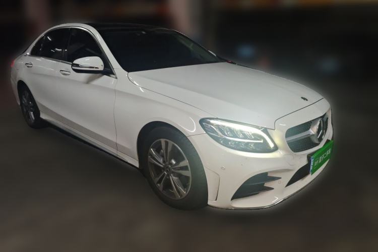 Used Mercedes-Benz C-Class 2021 C 200 L Fashion Edition Sport Version Front Right 45 Deg