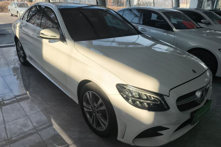 Used Mercedes-Benz C-Class 2021 C 200 L Fashion Edition Sport Version Front Right 45 Deg