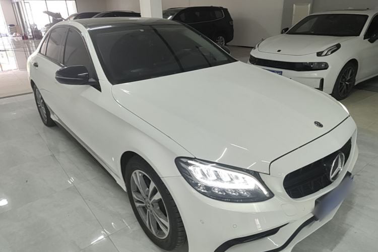 Used Mercedes-Benz C-Class 2021 C 200 L Fashion Edition Sport Version Front Right 45 Deg
