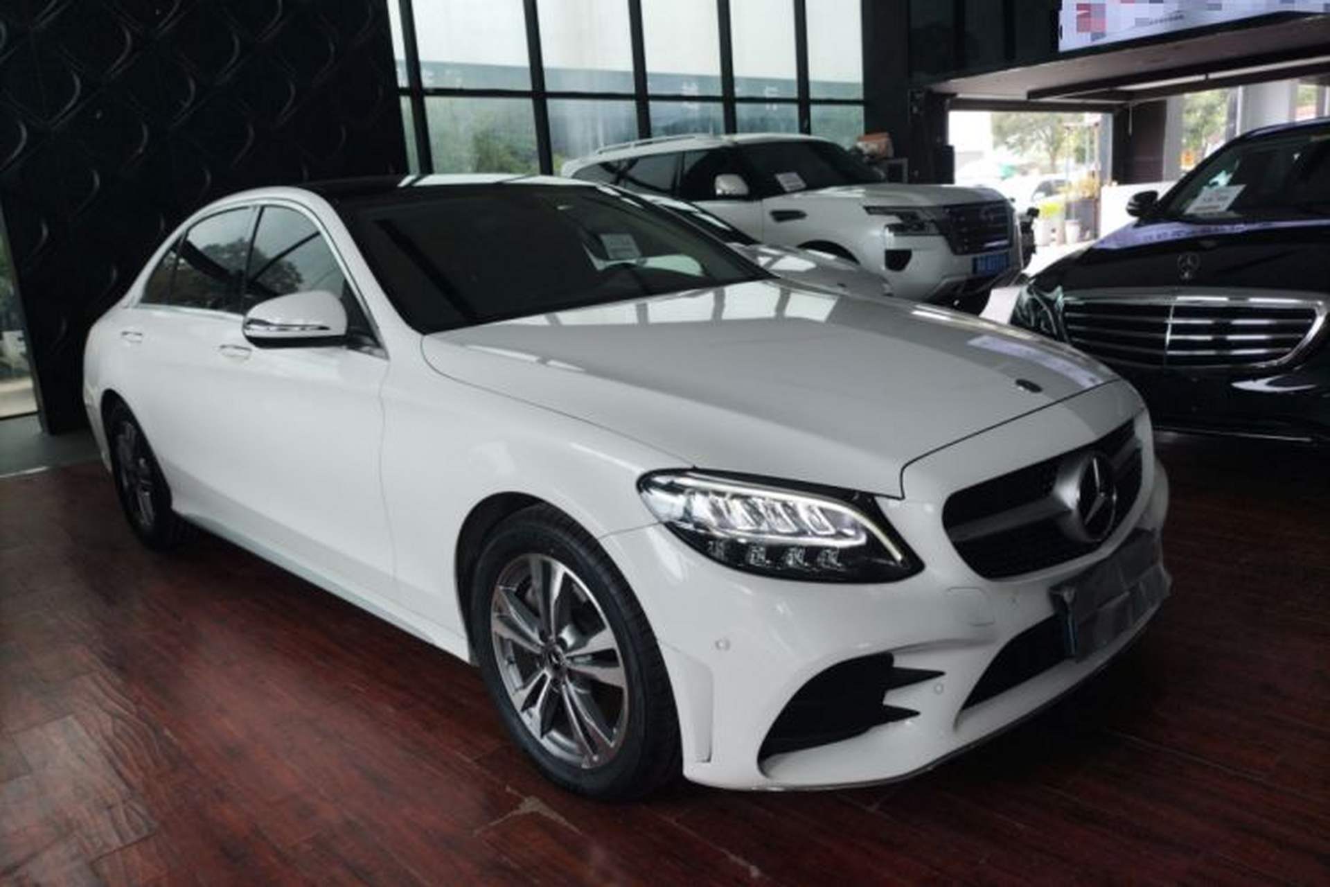Used Mercedes-Benz C-Class 2021 C 200 L Fashion Edition Sport Version Front Right 45 Deg