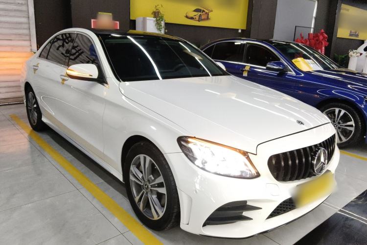 Used Mercedes-Benz C-Class 2021 C 200 L Fashion Edition Sport Version Front Right 45 Deg