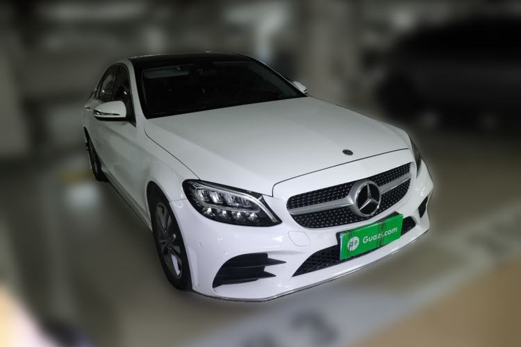 Used Mercedes-Benz C-Class 2021 C 200 L Fashion Edition Sport Version Front Right 45 Deg