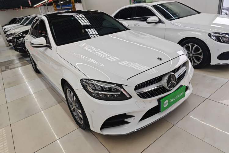 Used Mercedes-Benz C-Class 2021 C 200 L Fashion Edition Sport Version Front Right 45 Deg