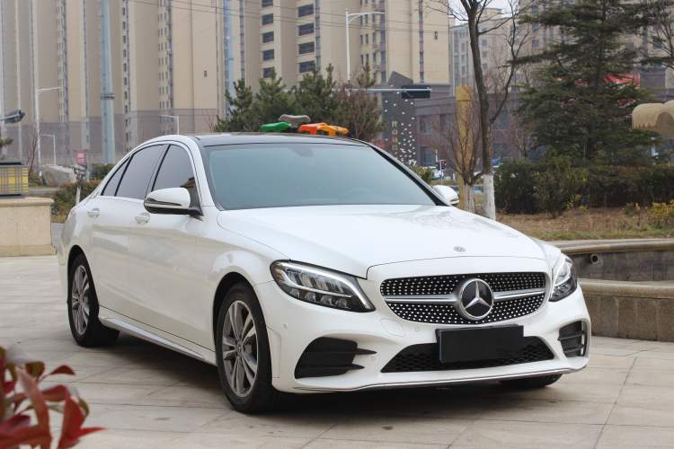 Used Mercedes-Benz C-Class 2021 C 200 L Fashion Edition Sport Version Front Right 45 Deg