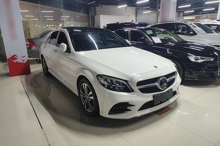 Used Mercedes-Benz C-Class 2021 C 200 L Fashion Edition Sport Version Front Right 45 Deg