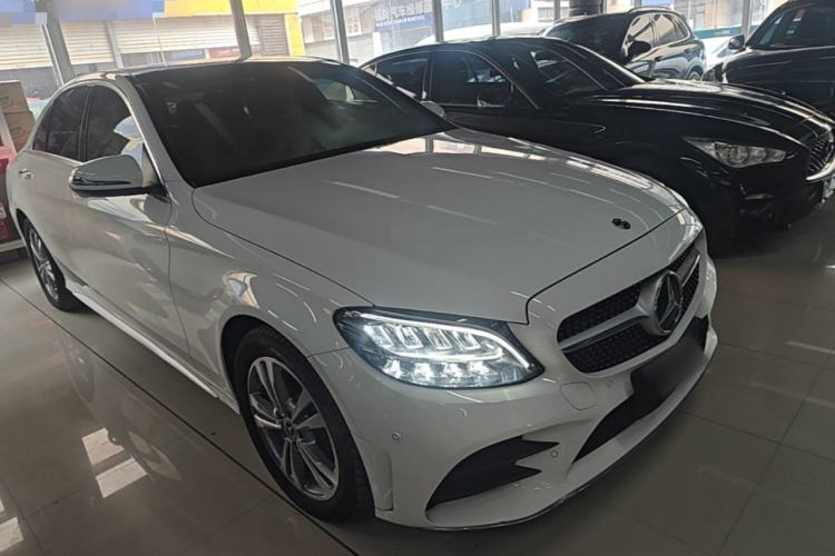 Used Mercedes-Benz C-Class 2021 C 200 L Fashion Edition Sport Version Front Right 45 Deg