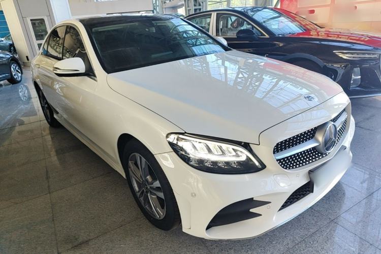 Used Mercedes-Benz C-Class 2021 C 200 L Fashion Edition Sport Version Front Right 45 Deg