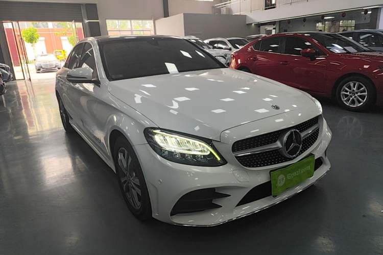 Used Mercedes-Benz C-Class 2021 C 200 L Fashion Edition Sport Version Front Right 45 Deg
