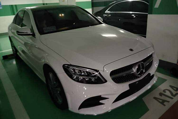 Used Mercedes-Benz C-Class 2021 C 200 L Fashion Edition Sport Version Front Right 45 Deg
