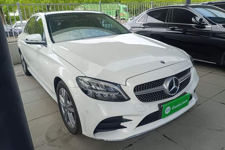 Used Mercedes-Benz C-Class 2021 C 200 L Fashion Edition Sport Version Front Right 45 Deg
