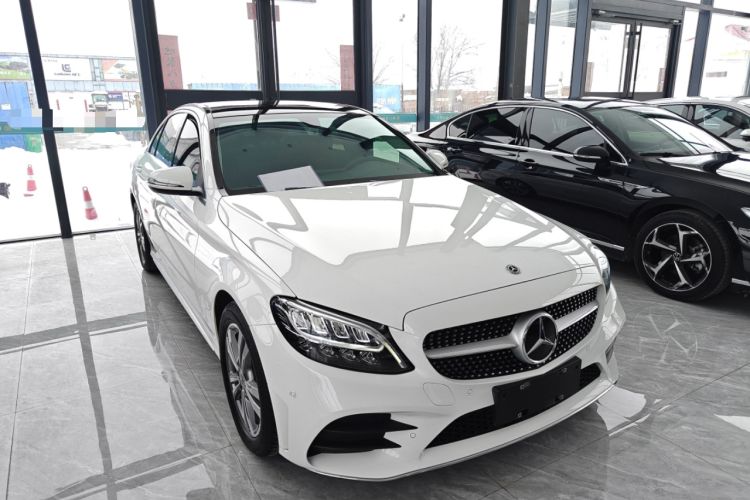 Used Mercedes-Benz C-Class 2021 C 200 L Fashion Edition Sport Version Front Right 45 Deg