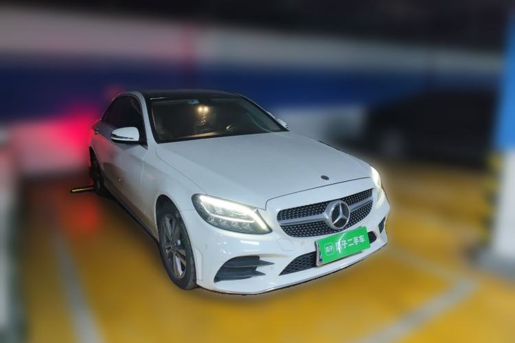 Used Mercedes-Benz C-Class 2021 C 200 L Fashion Edition Sport Version Front Right 45 Deg