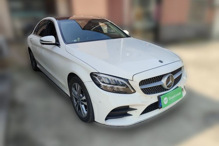 Used Mercedes-Benz C-Class 2021 C 200 L Fashion Edition Sport Version Front Right 45 Deg