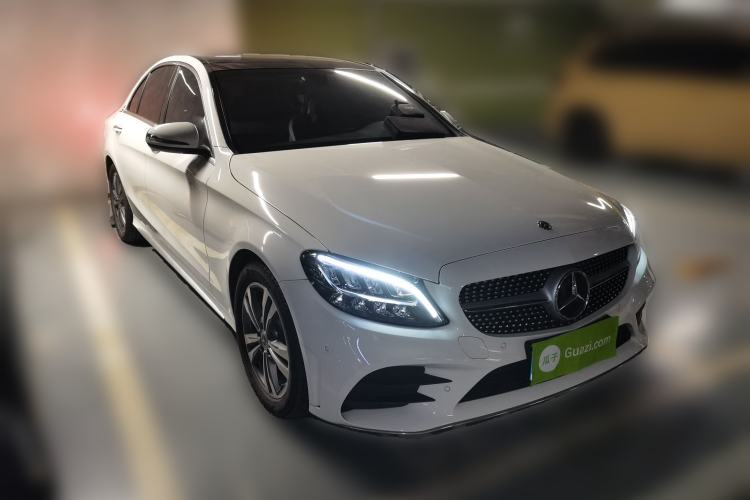 Used Mercedes-Benz C-Class 2021 C 200 L Fashion Edition Sport Version Front Right 45 Deg