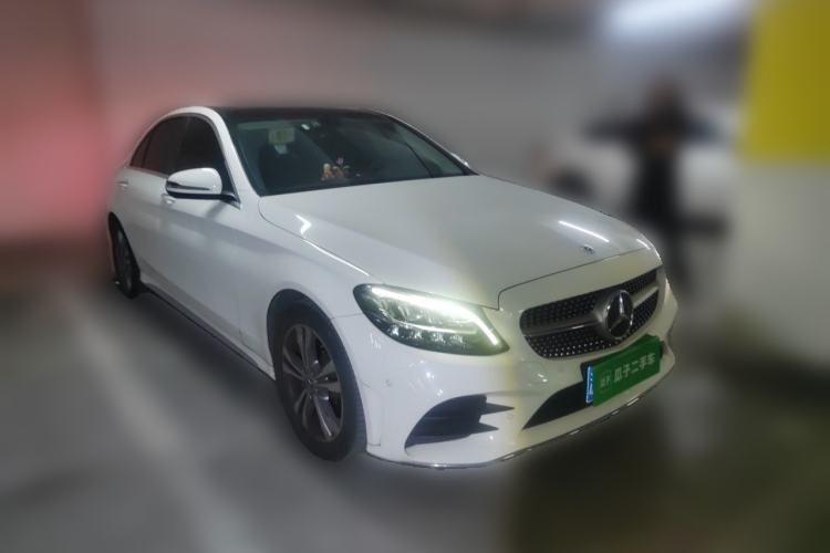 Used Mercedes-Benz C-Class 2021 C 200 L Fashion Edition Sport Version Front Right 45 Deg