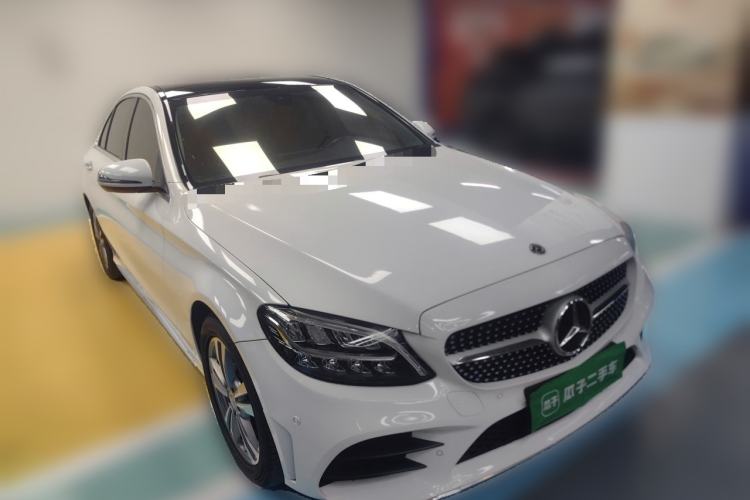 Used Mercedes-Benz C-Class 2021 C 200 L Fashion Edition Sport Version Front Right 45 Deg