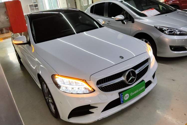 Used Mercedes-Benz C-Class 2021 C 200 L Fashion Edition Sport Version Front Right 45 Deg