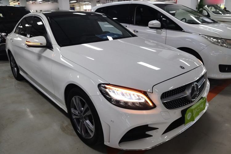 Used Mercedes-Benz C-Class 2021 C 200 L Fashion Edition Sport Version Front Right 45 Deg