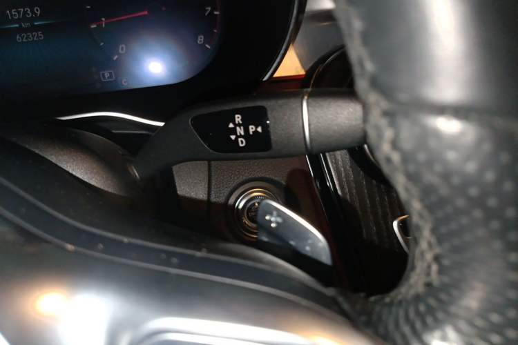 Used Mercedes-Benz C-Class 2021 C 260 L Sport Edition Gear Lever